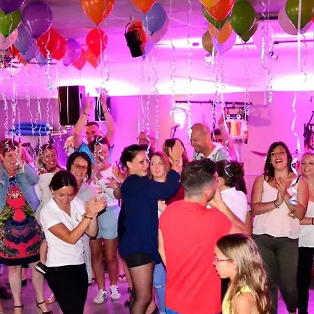 Mobil-home Confortable, Animaux Admis - 4 Pers. - Api-1-52-2582 Kamp alanı Saint-Jean-de-Monts
